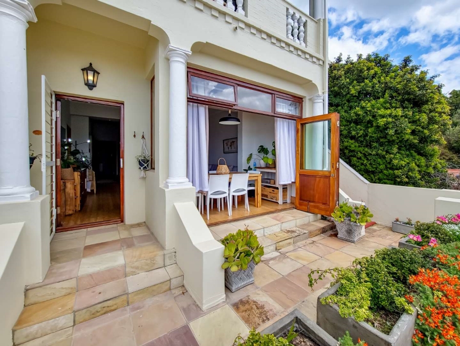 2 Bedroom Property for Sale in Sea Point Western Cape